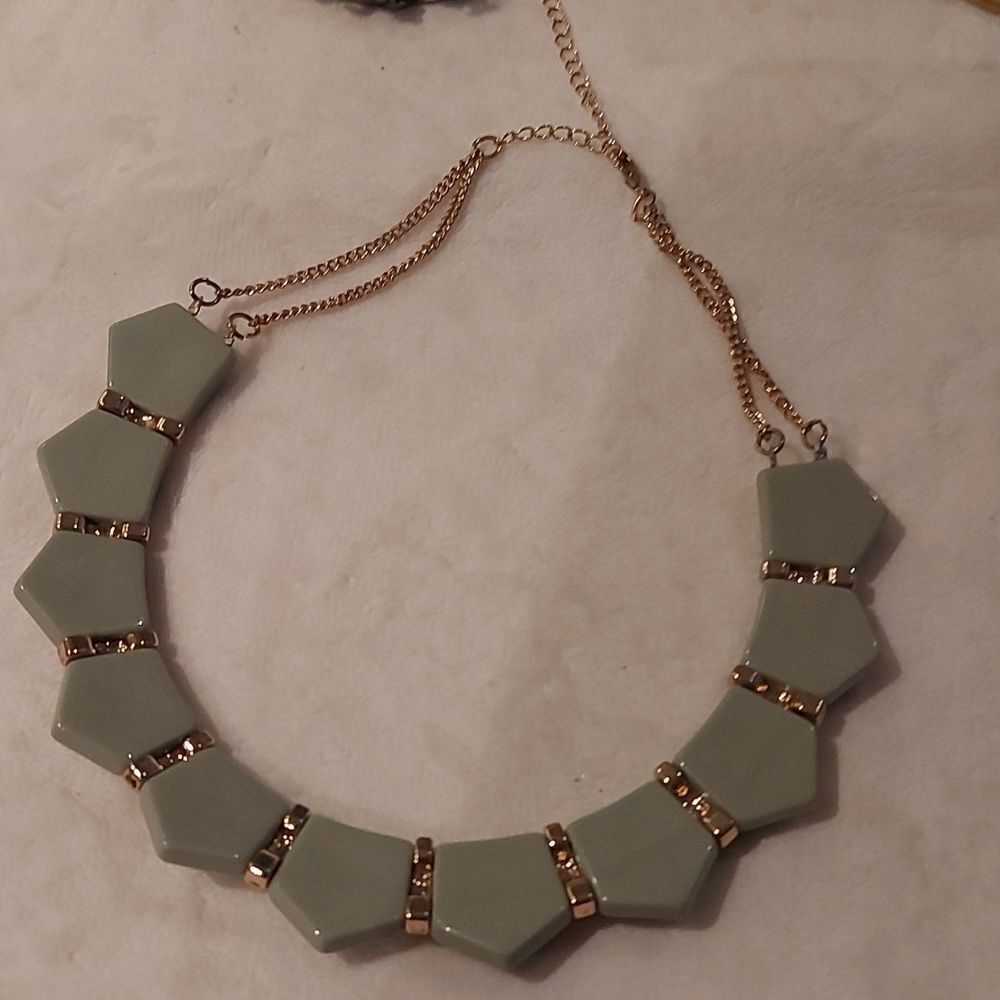 4 Various Necklaces - Picture 11 of 11